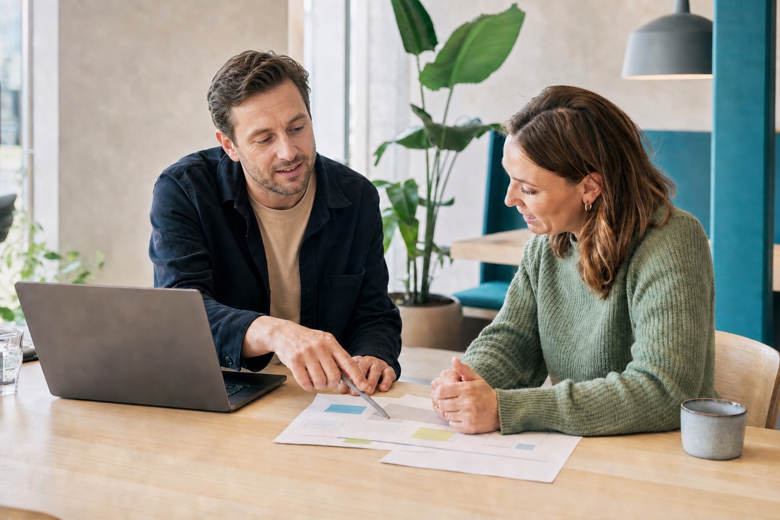 Bespreking van concrete AI-zichtbaarheidsacties met een ondernemer